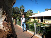 Les took this shot of me outside of the Governor's House in Alice Springs 2007